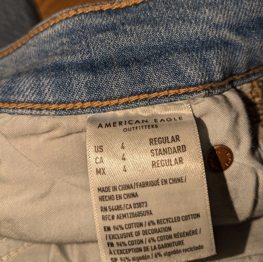 AE Low Rise Straight Jean - Picture 4 of 4